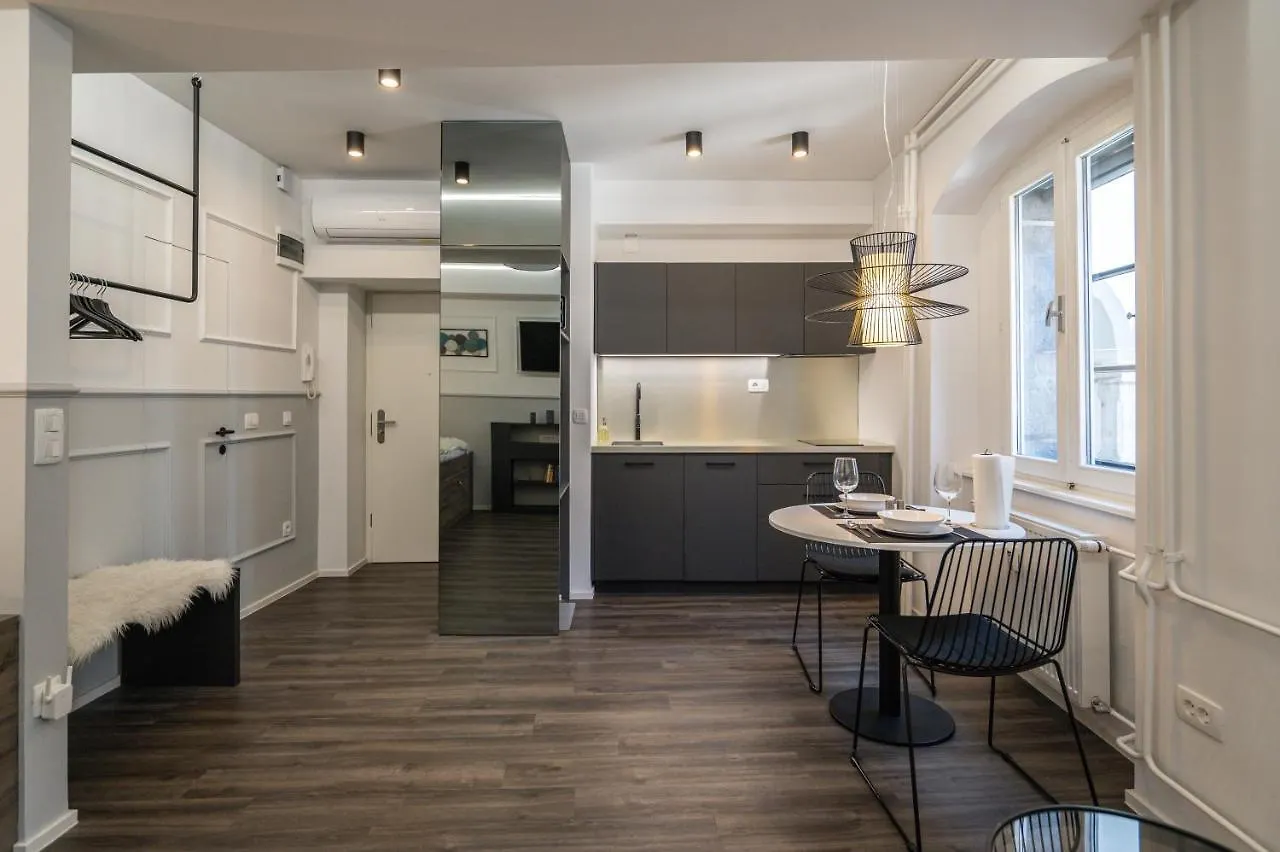 Strict City Apartments Lublana